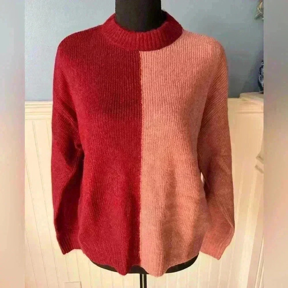 NWT Vigoss Block Crew Neck Sweater ~ Very Soft! ~ Medium - Picture 1 of 5